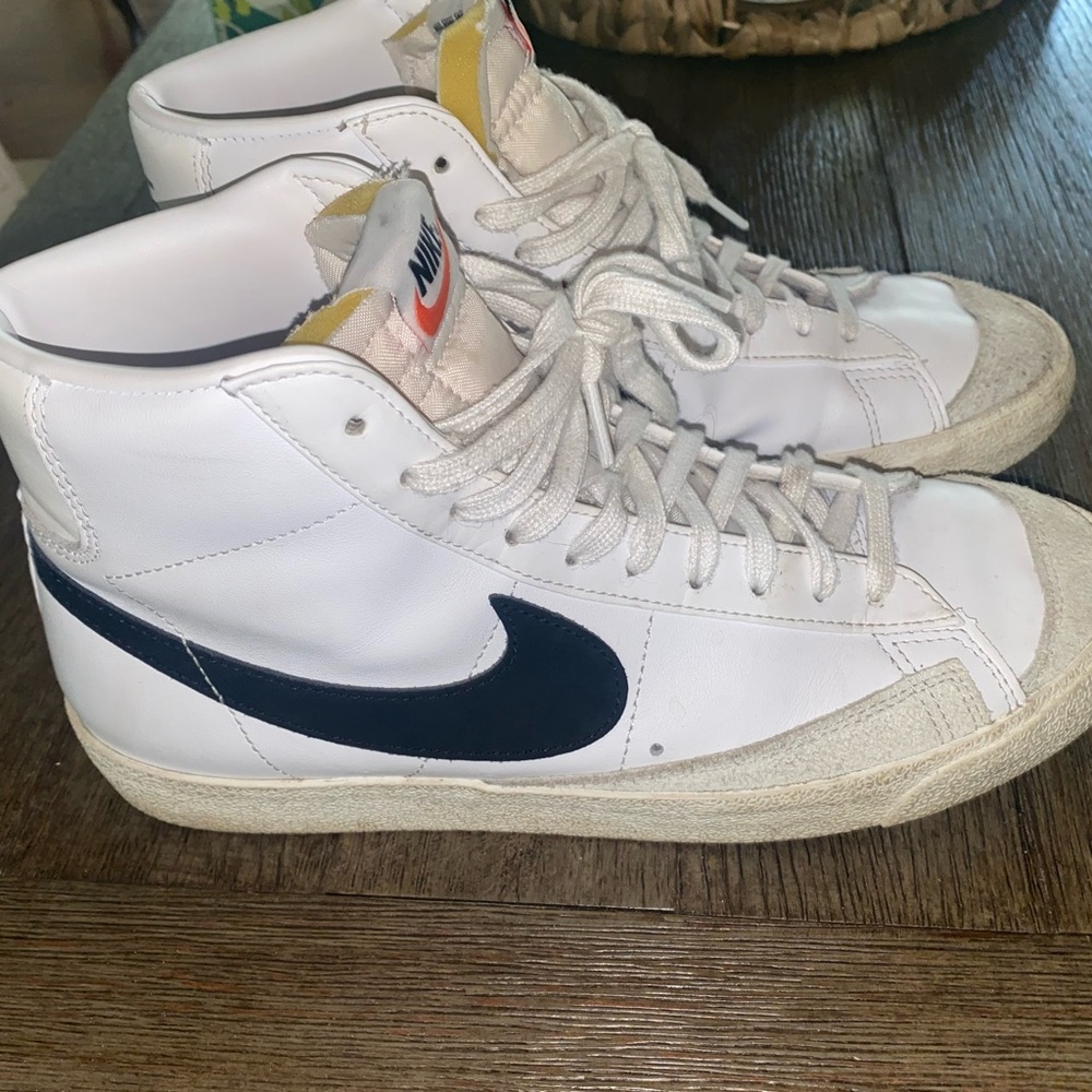 🔥 Nike Blazers 77 mid size 10.5. Great used condition!